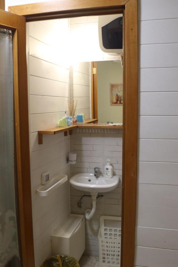 Holiday House Nel Cuore Di Bari Buitenkant foto