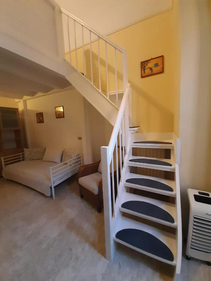 Holiday House Nel Cuore Di Bari Buitenkant foto