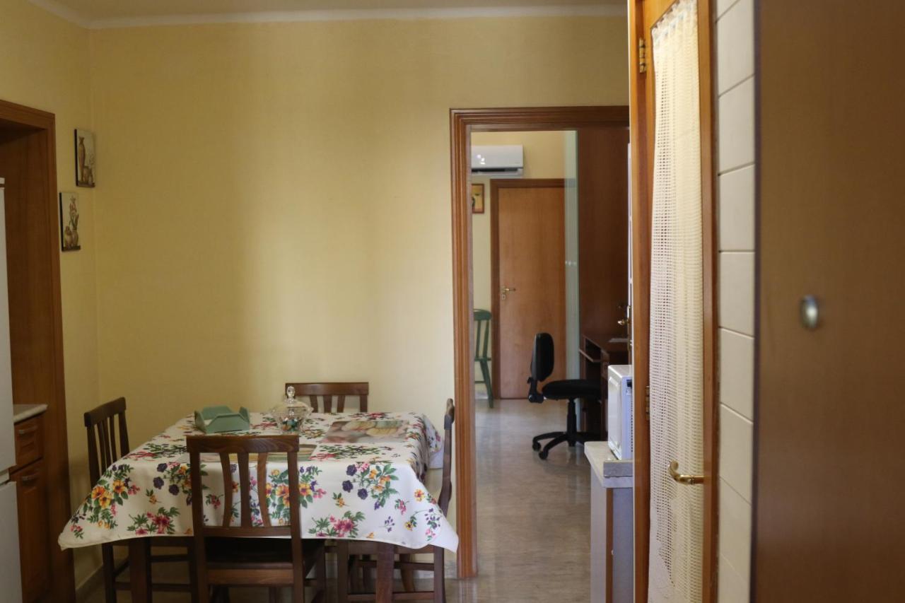 Holiday House Nel Cuore Di Bari Buitenkant foto