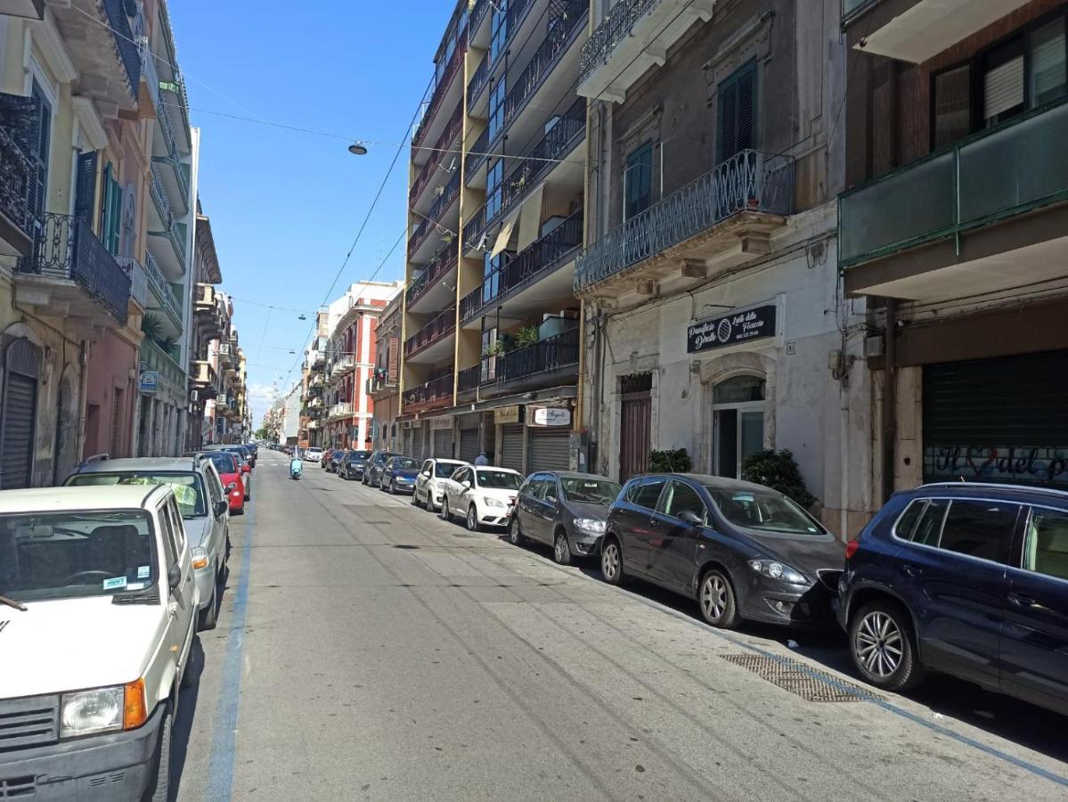 Holiday House Nel Cuore Di Bari Buitenkant foto