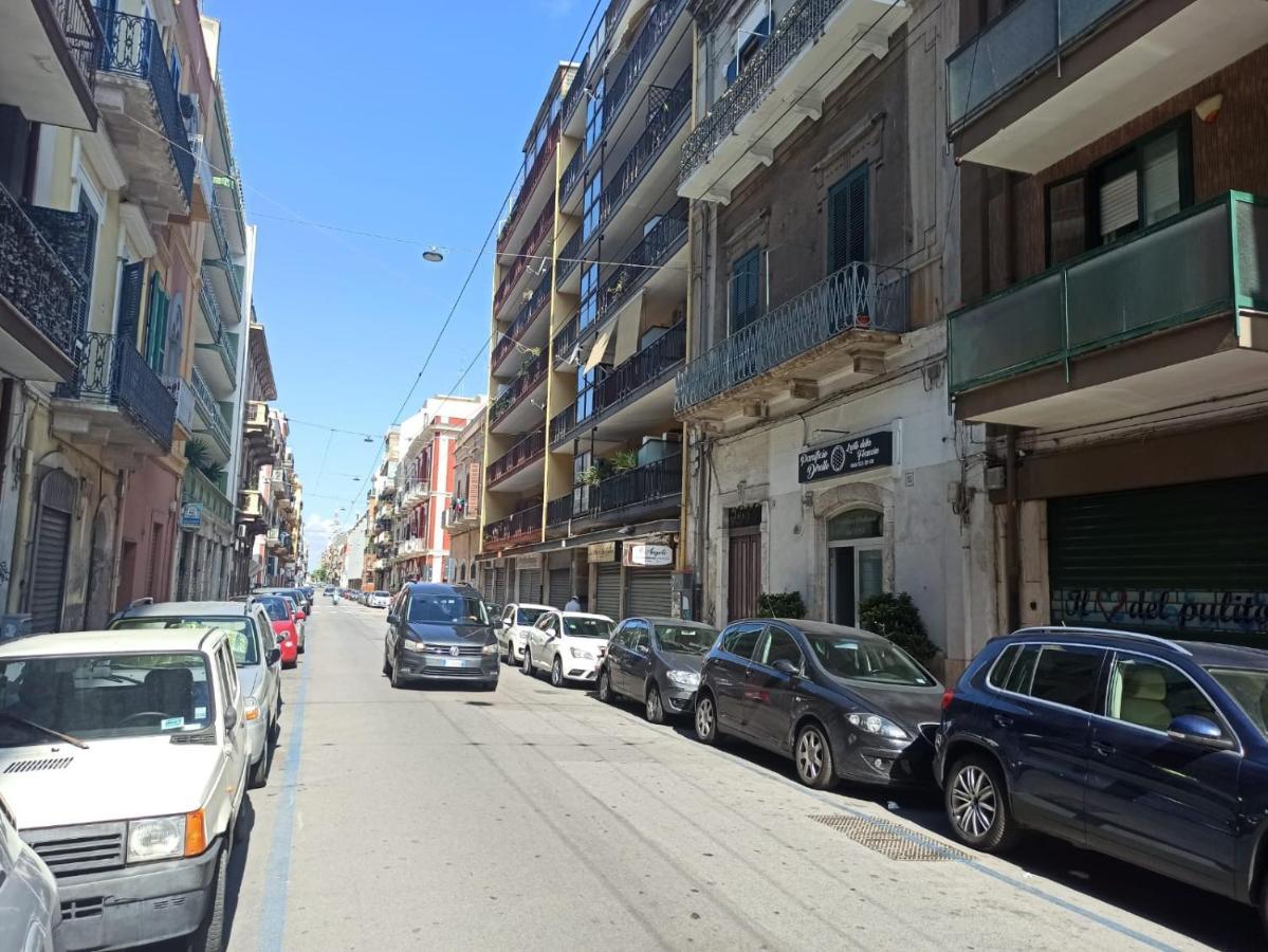 Holiday House Nel Cuore Di Bari Buitenkant foto