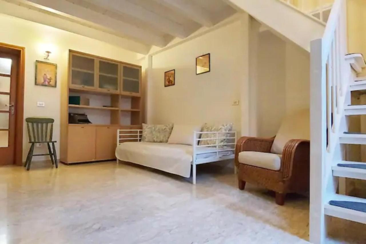 Holiday House Nel Cuore Di Bari Buitenkant foto