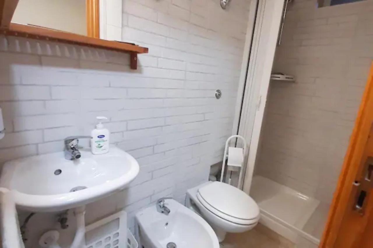 Holiday House Nel Cuore Di Bari Buitenkant foto